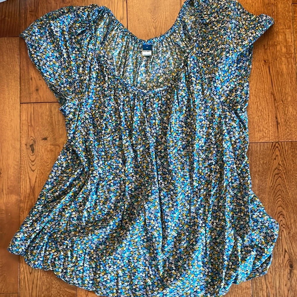 Old Navy top